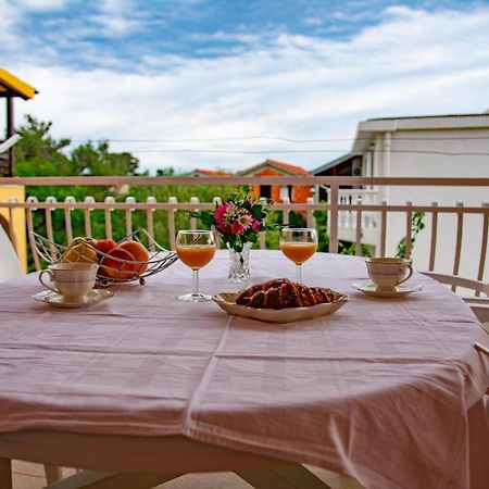 Apartment Tony - 2Bdr Beachfront Jadrija Exterior photo