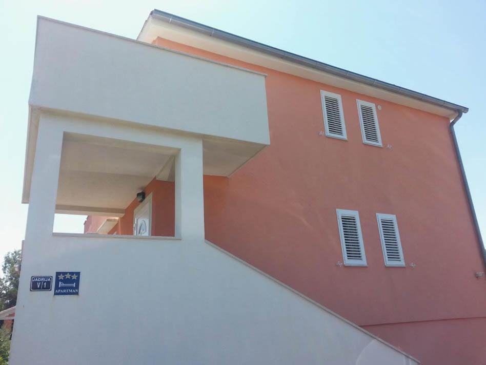 Apartment Tony - 2Bdr Beachfront Jadrija Exterior photo