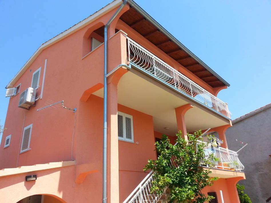 Apartment Tony - 2Bdr Beachfront Jadrija Exterior photo